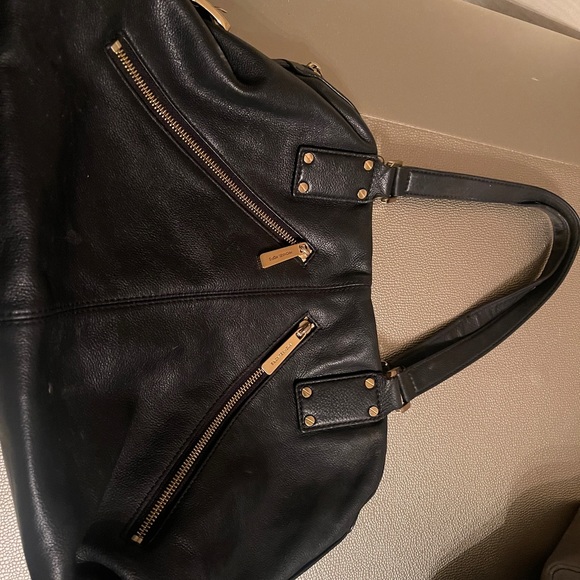 Purse bundle!!! 4 large designer purses in all the colors that you need! - Picture 3 of 5